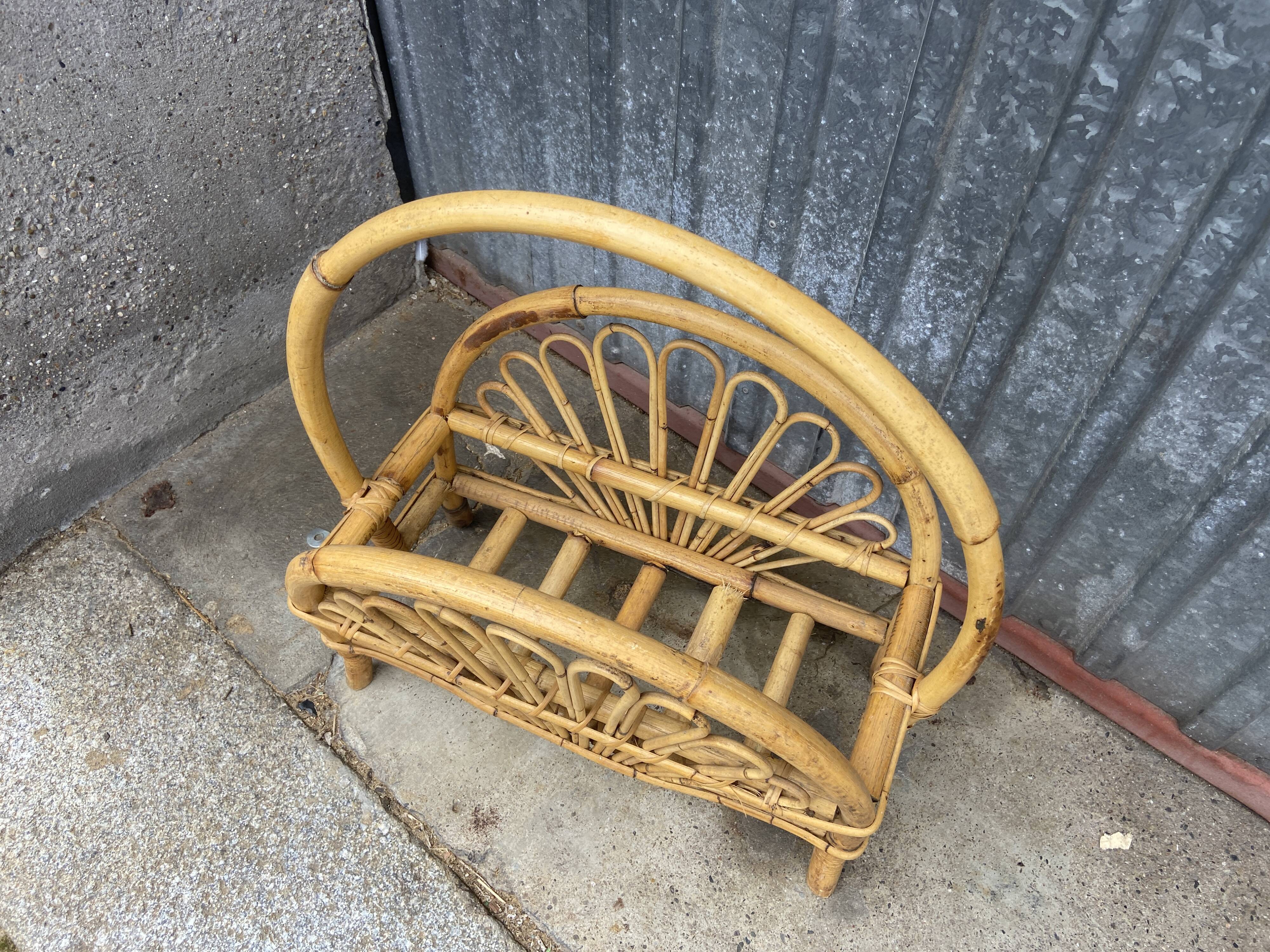 Vintage rattan magazine door