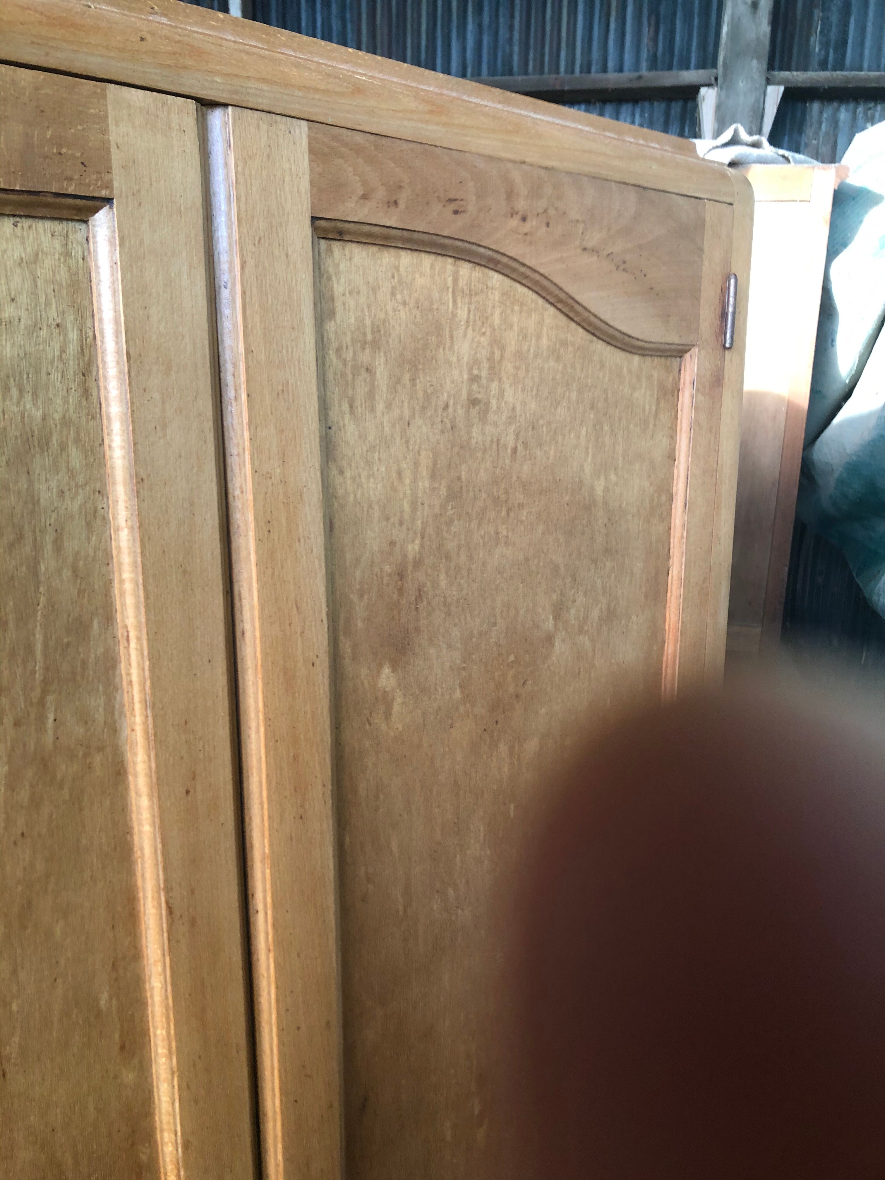 Armoire parisienne