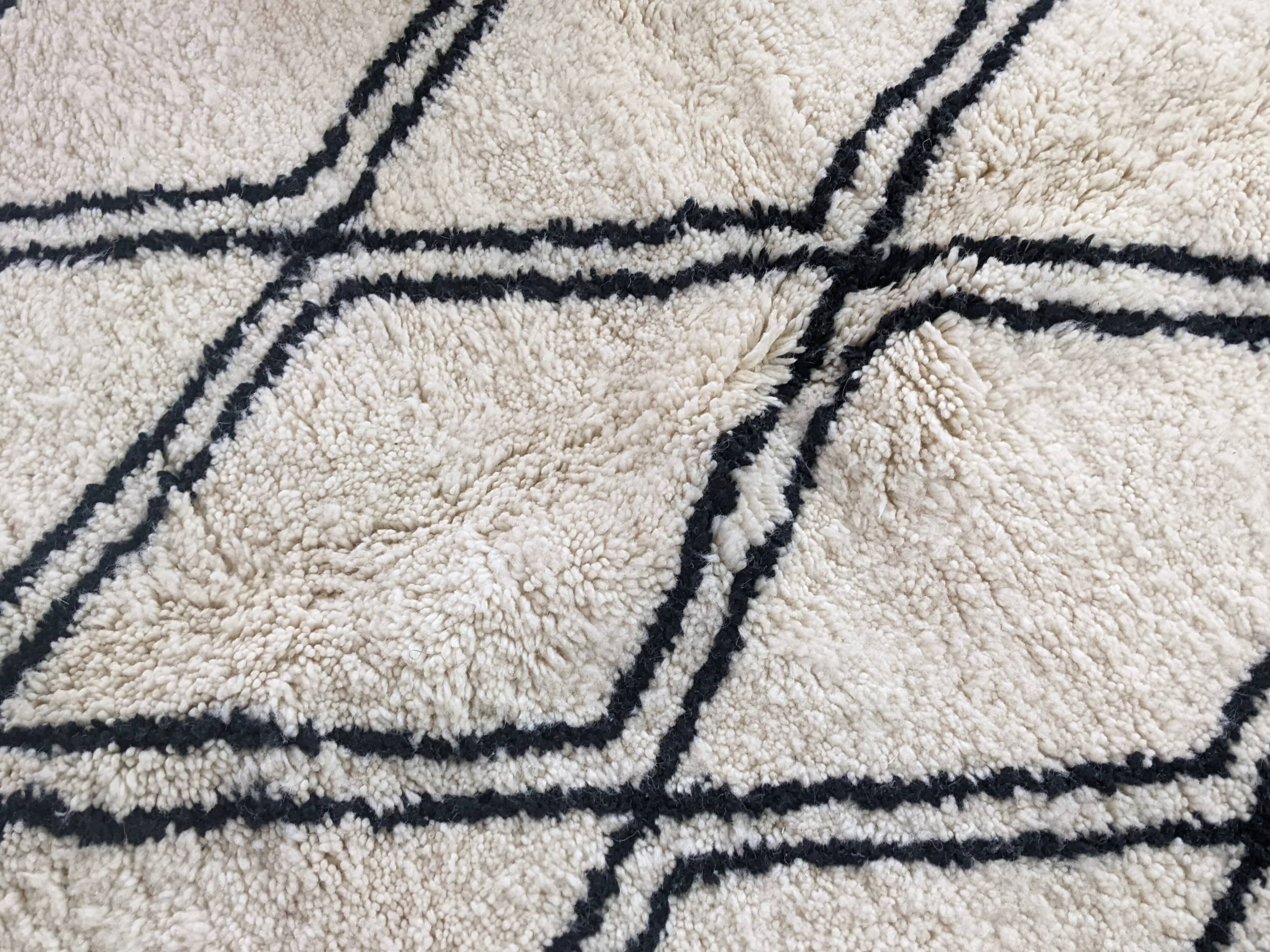 Beni Ouarain rug, 250 x 160 cm || 8.2 x 5.25 feet, MS-347