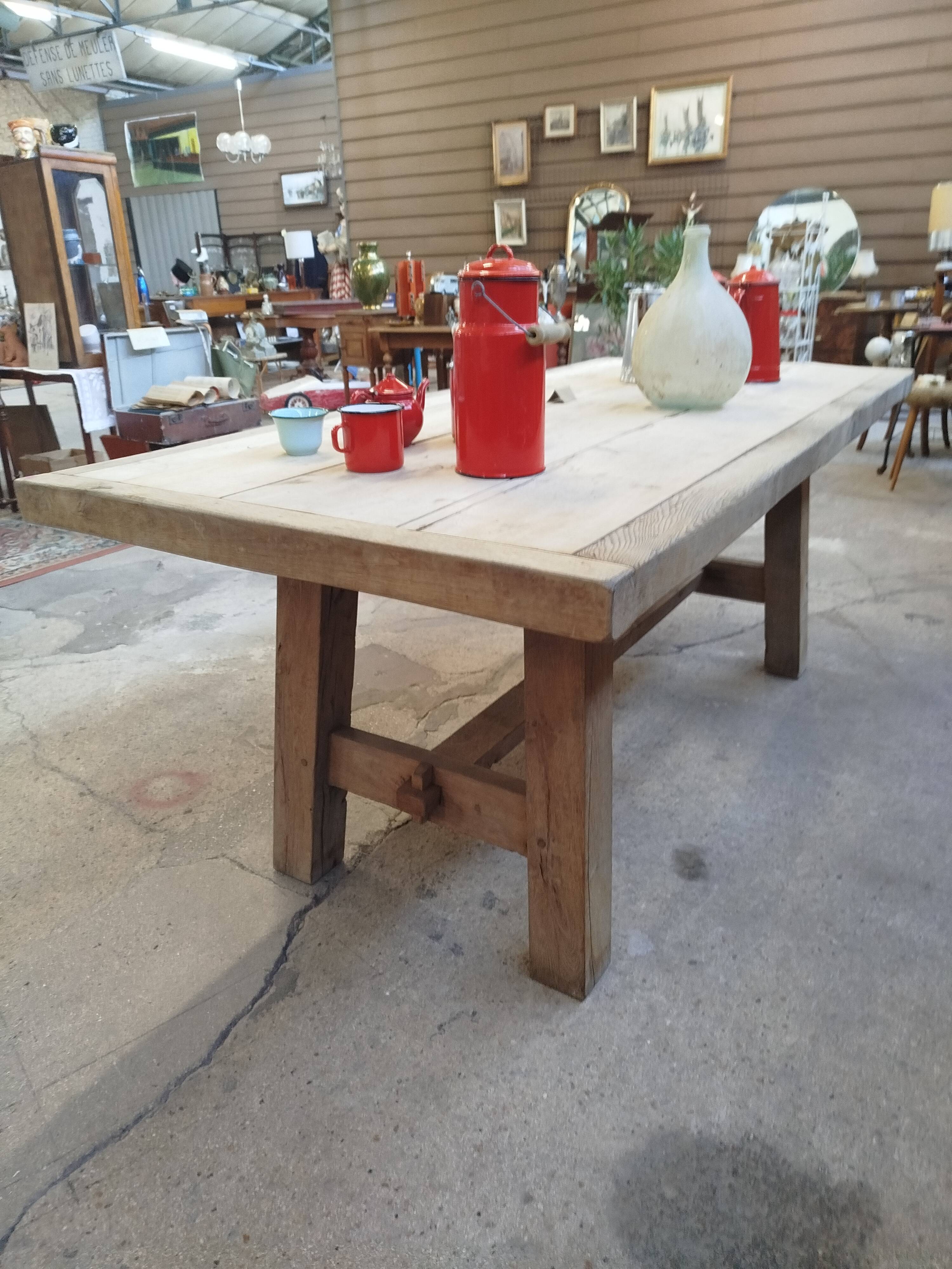 Farm table