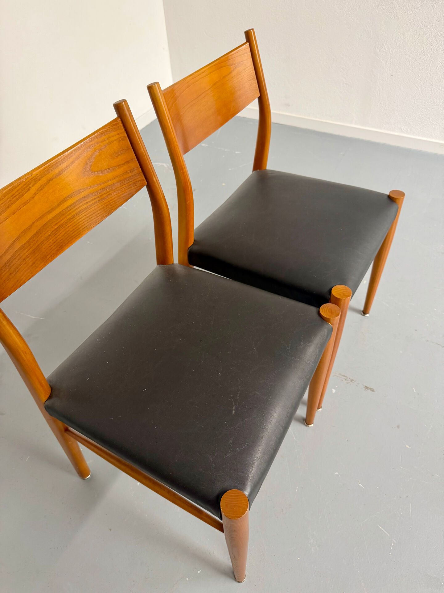 Pair of Italian design chairs by Consorzio Sedie Friuli, 1960s.