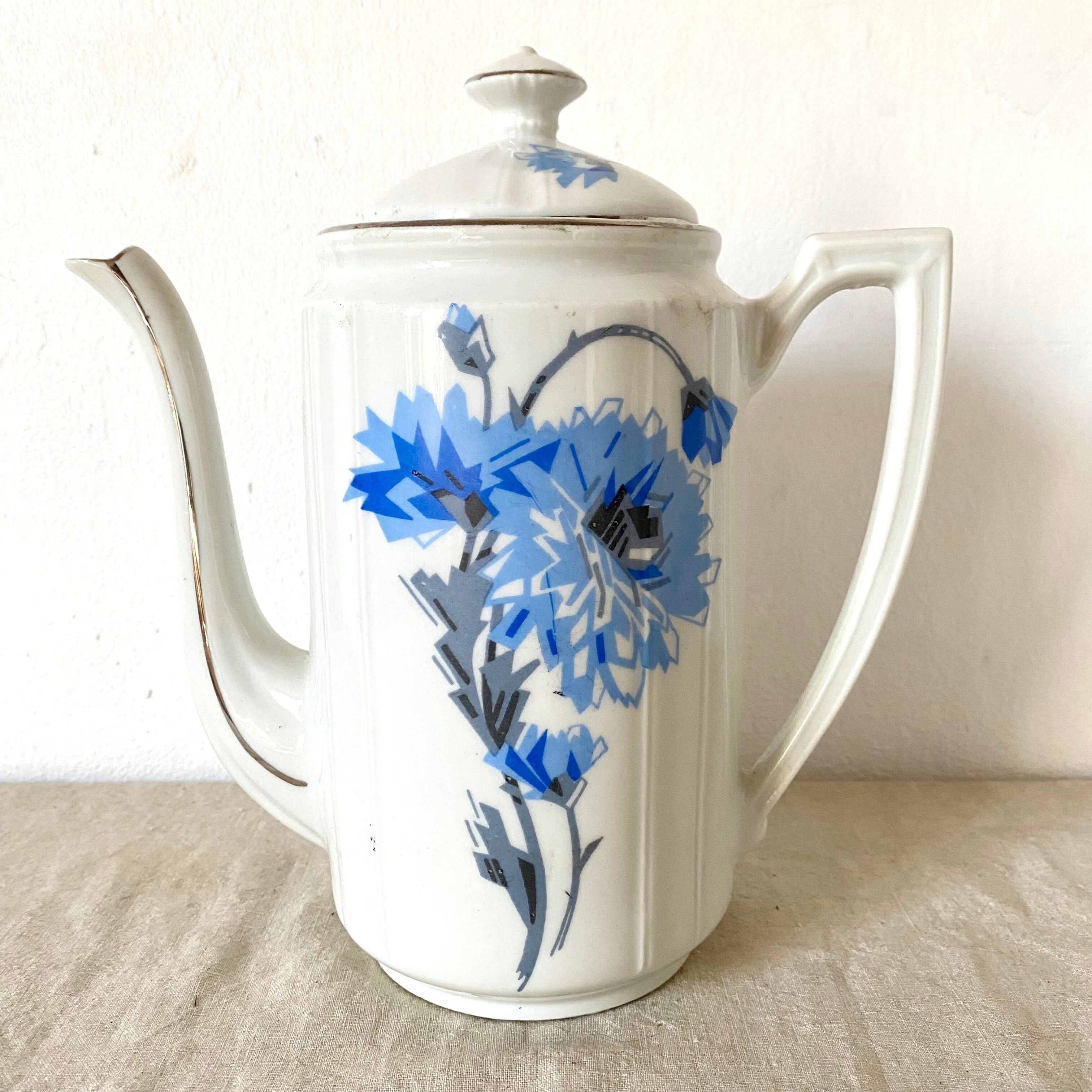 Porcelain teapot 50s
