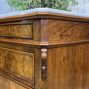 Commode Napoléon III en noyer, sapin et marbre blanc du 19ème siècle