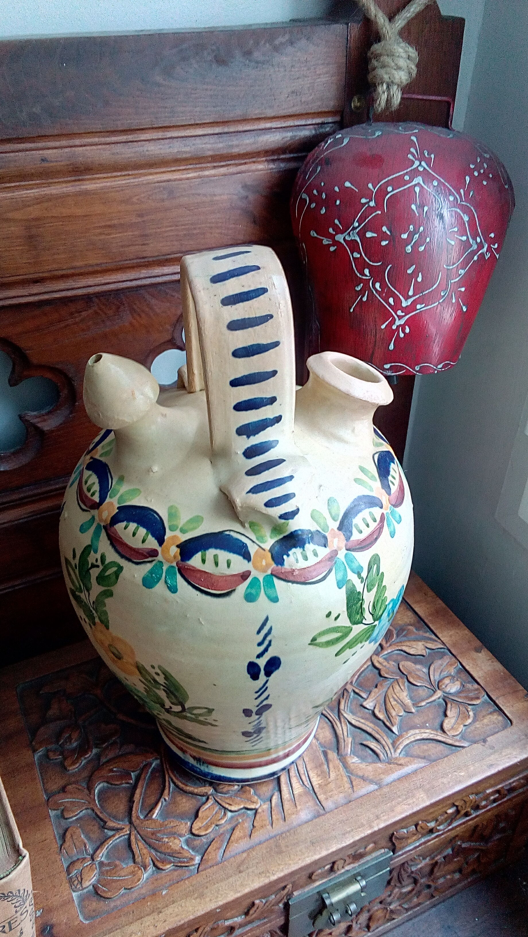 Flower jug gargoulette
