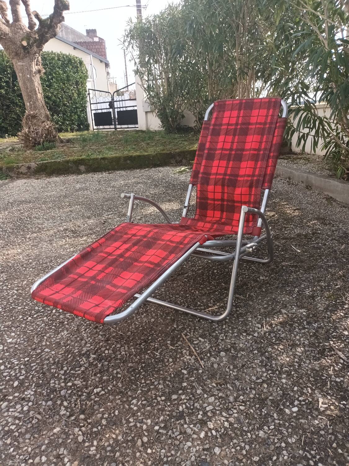 Outdoor folding chair