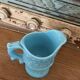 Pichet en opaline