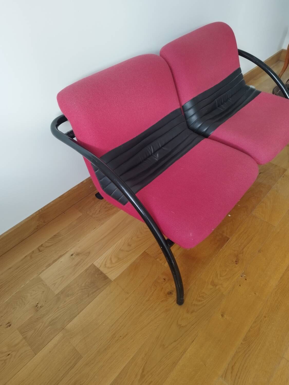 2-seater sofa from the French manufacturer Airborne