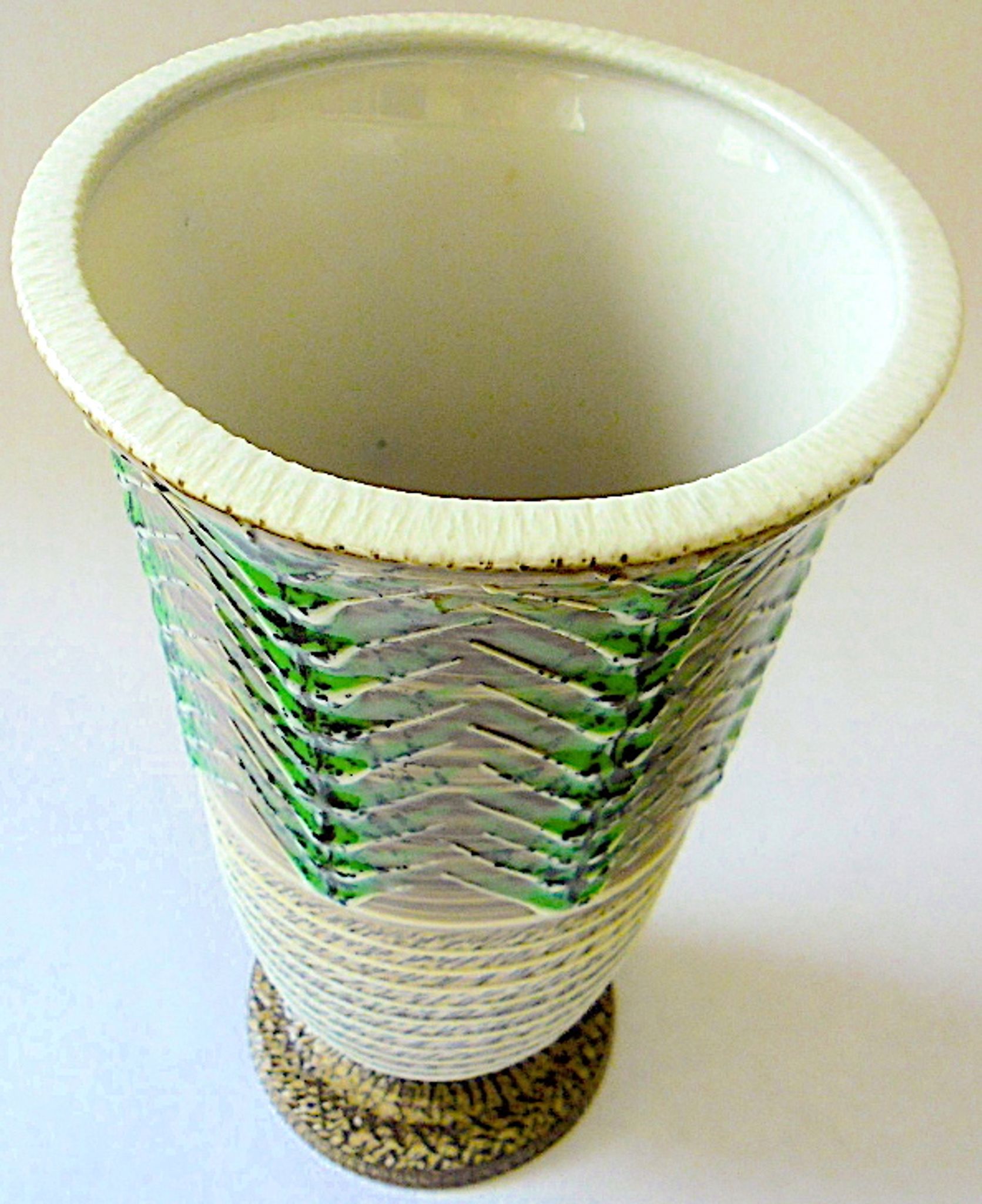 Vase cornet art deco porcelain enamelled of Lucien Brisdoux (1878-1963)