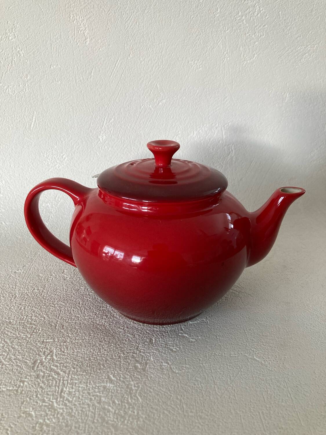 Le Creuset Cherry Red Teapot with Stainless Steel Filter 0.5L