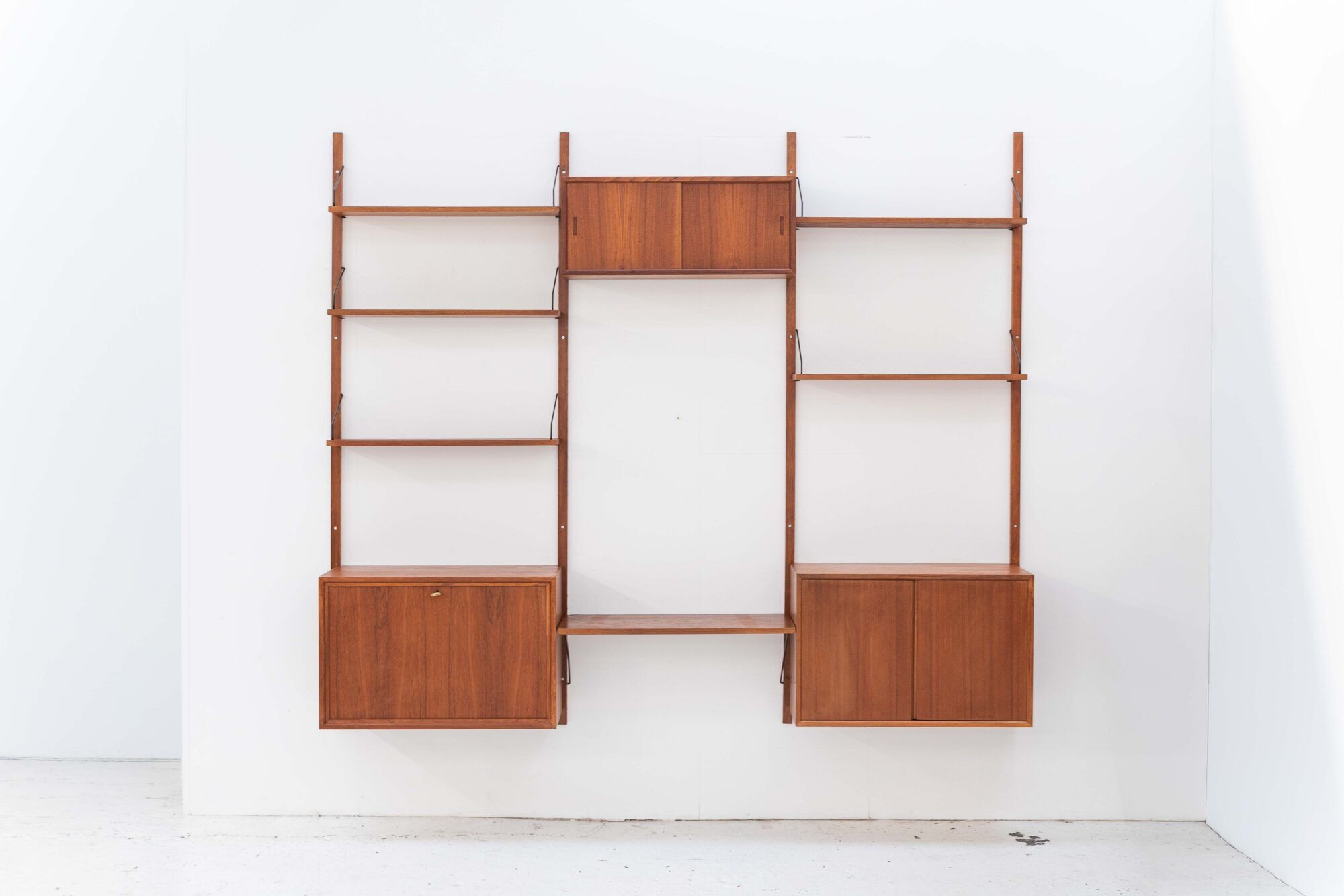 Wall unit with 3 bays 'Cado' by Poul Cadovius