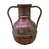 Vase has oriental cove