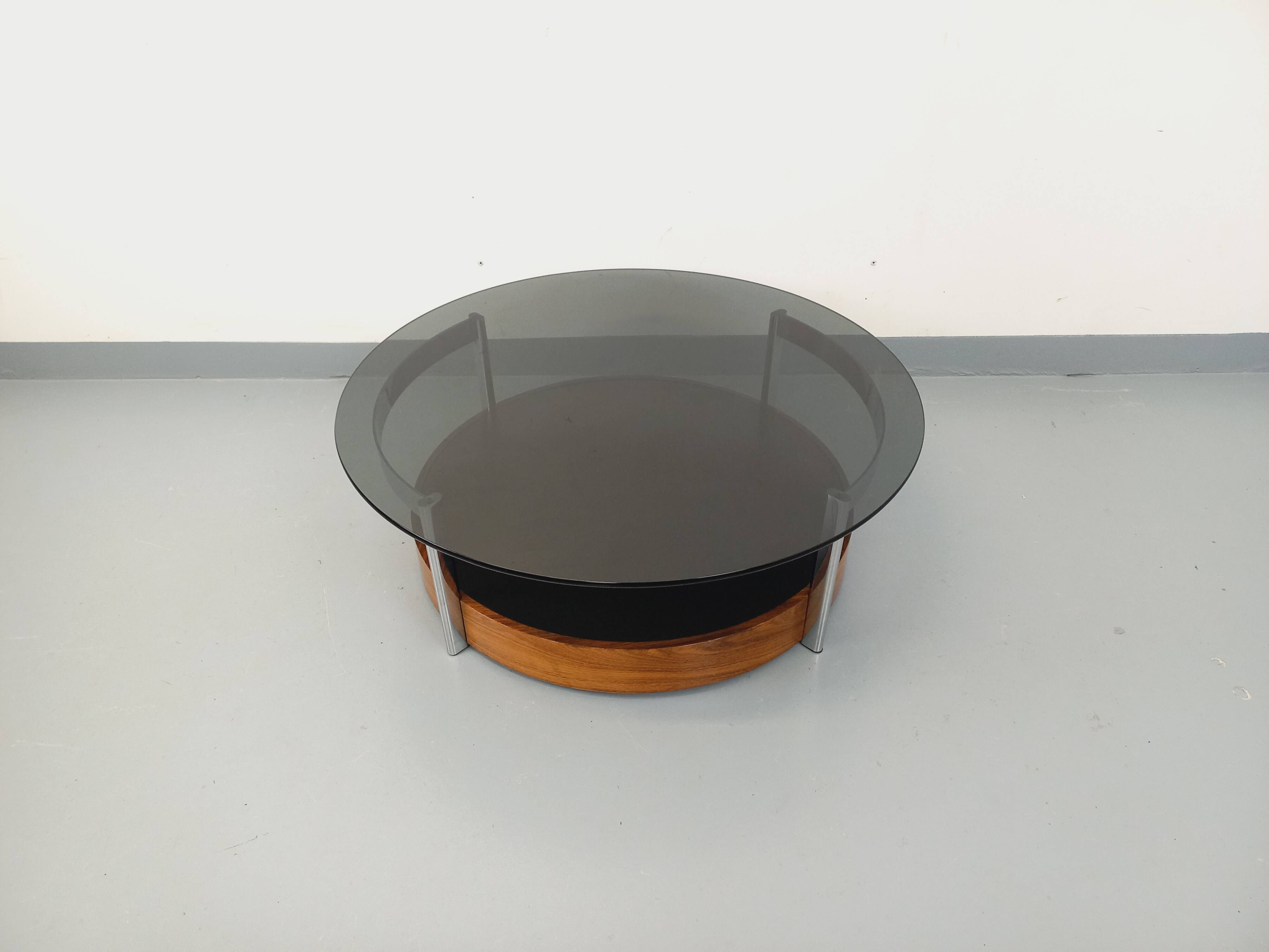 Vintage Italian round coffee table in rosewood, chrome metal, glass.
