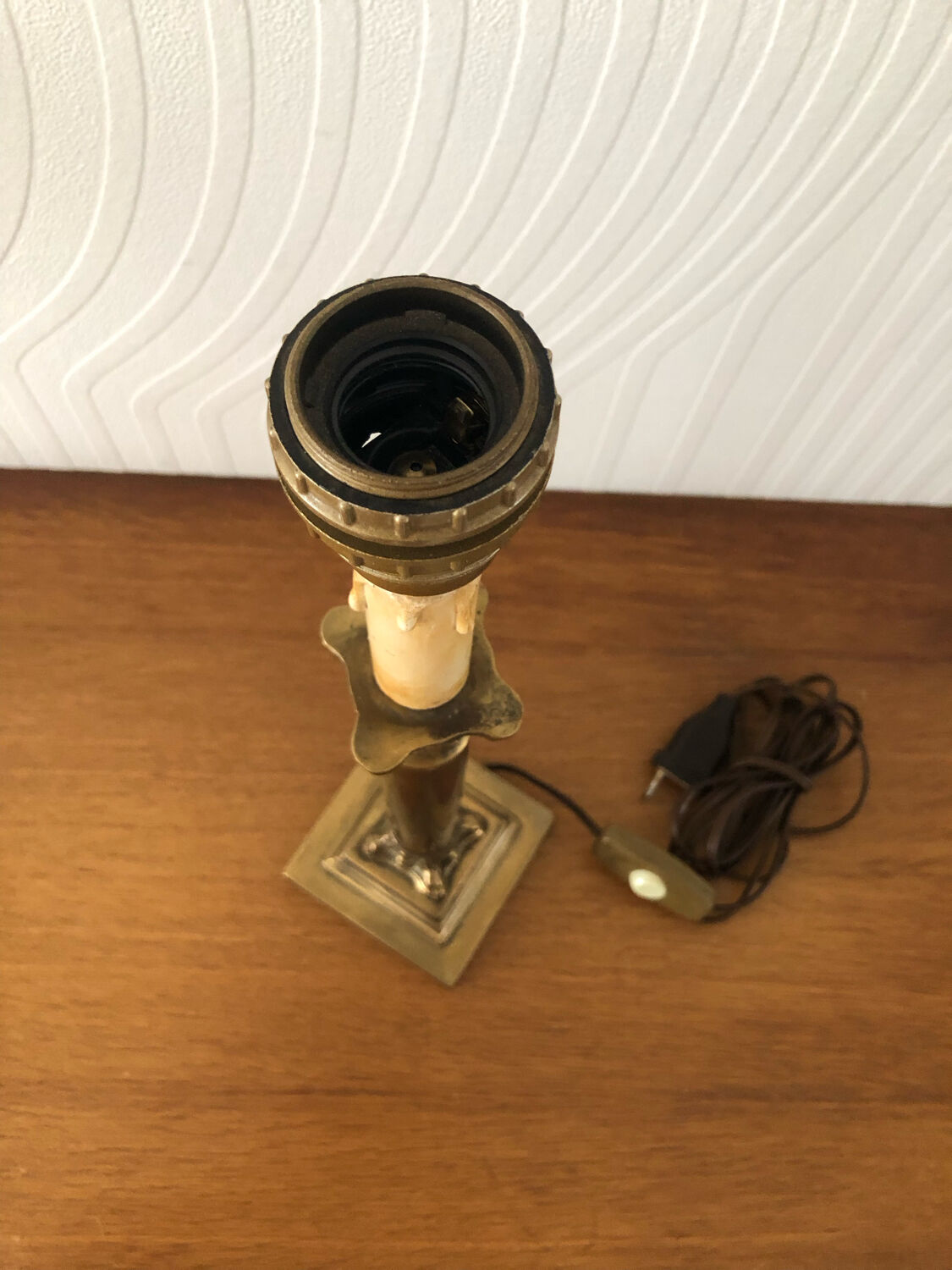 Ancient lamp foot candlestick corinthian column in bronze