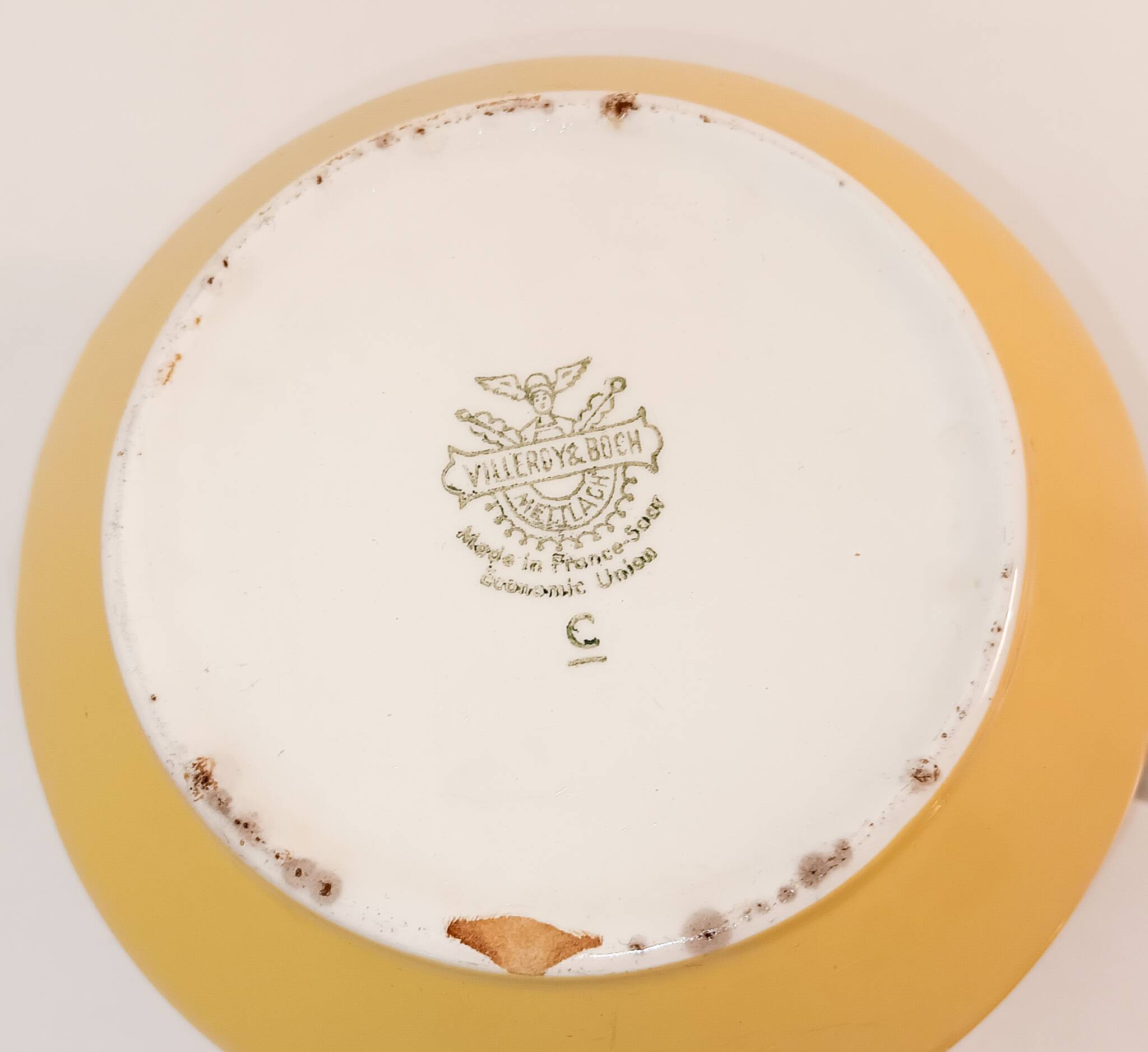 Théière Villeroy & Boch en porcelaine jaune et blanche