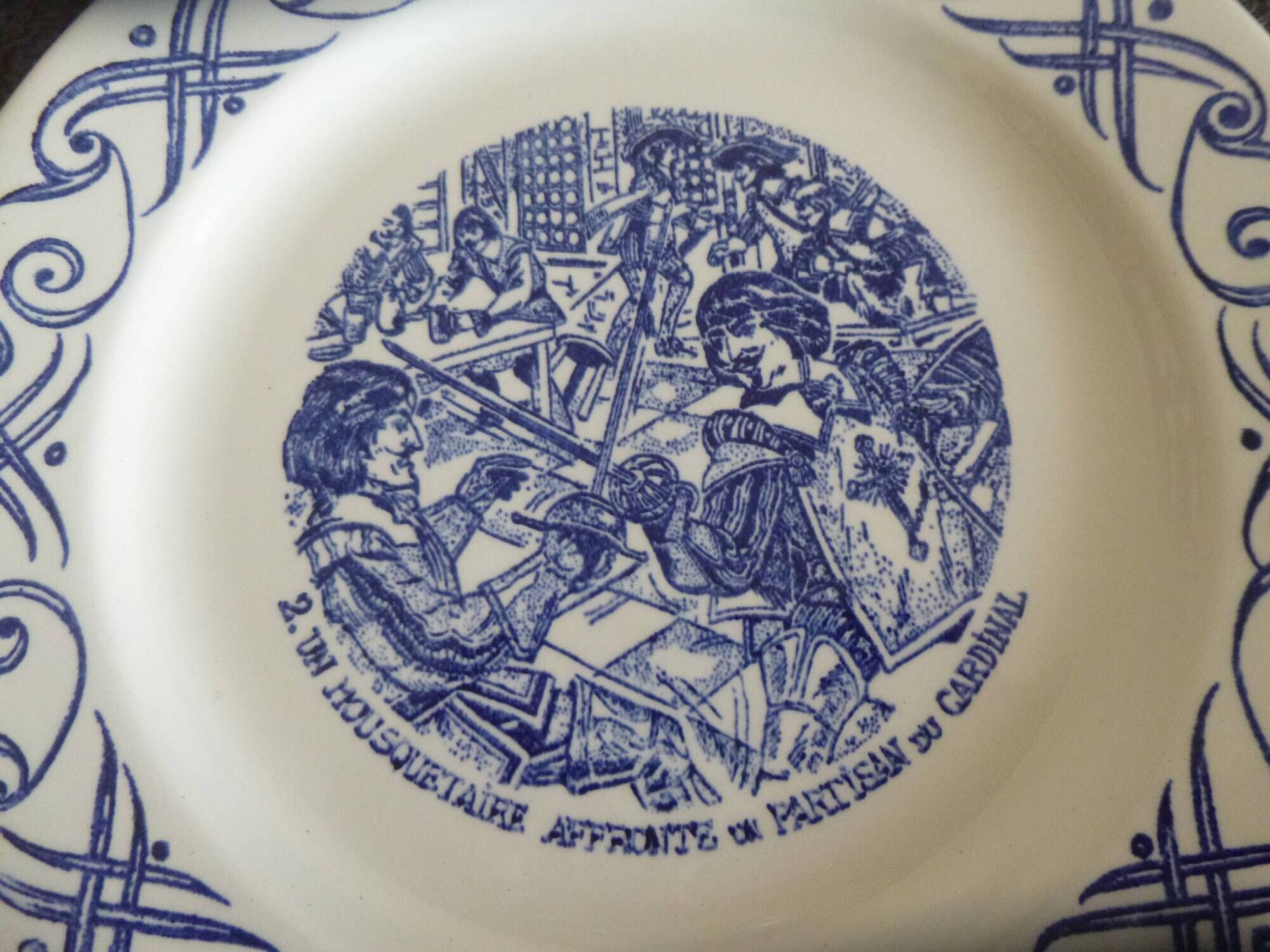 4 assiettes publicitaires Yoplait- Les 3 mousquetaires