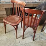 Paire de chaises bistrot estampillées