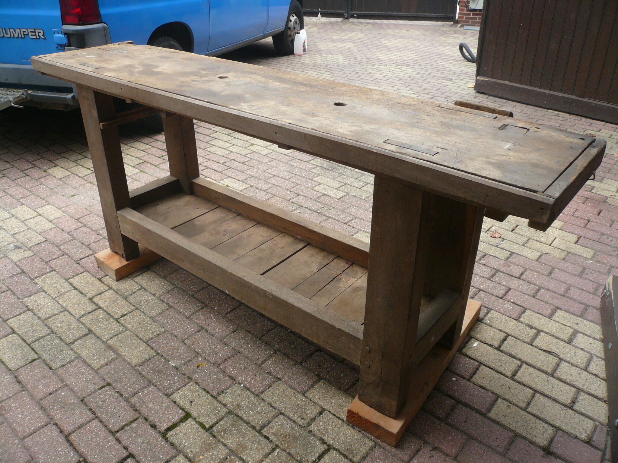 Massive wooden workbench
