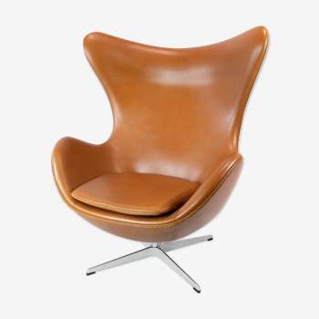 Egg armchair model 3316 designed by Arne Jacobsen for Fritz Hansen 1958