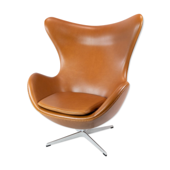 Egg armchair model 3316 designed by Arne Jacobsen for Fritz Hansen 1958