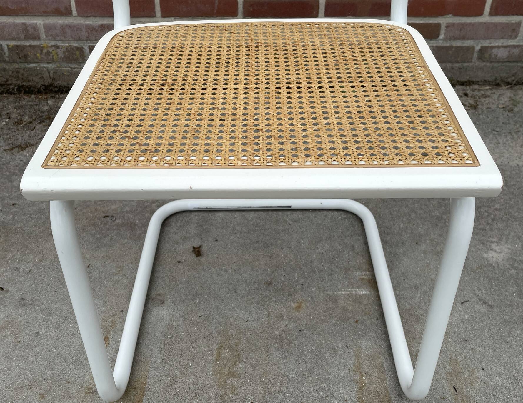 Set of 4 Cesca b32 model chairs in white by Marcel Breuer
