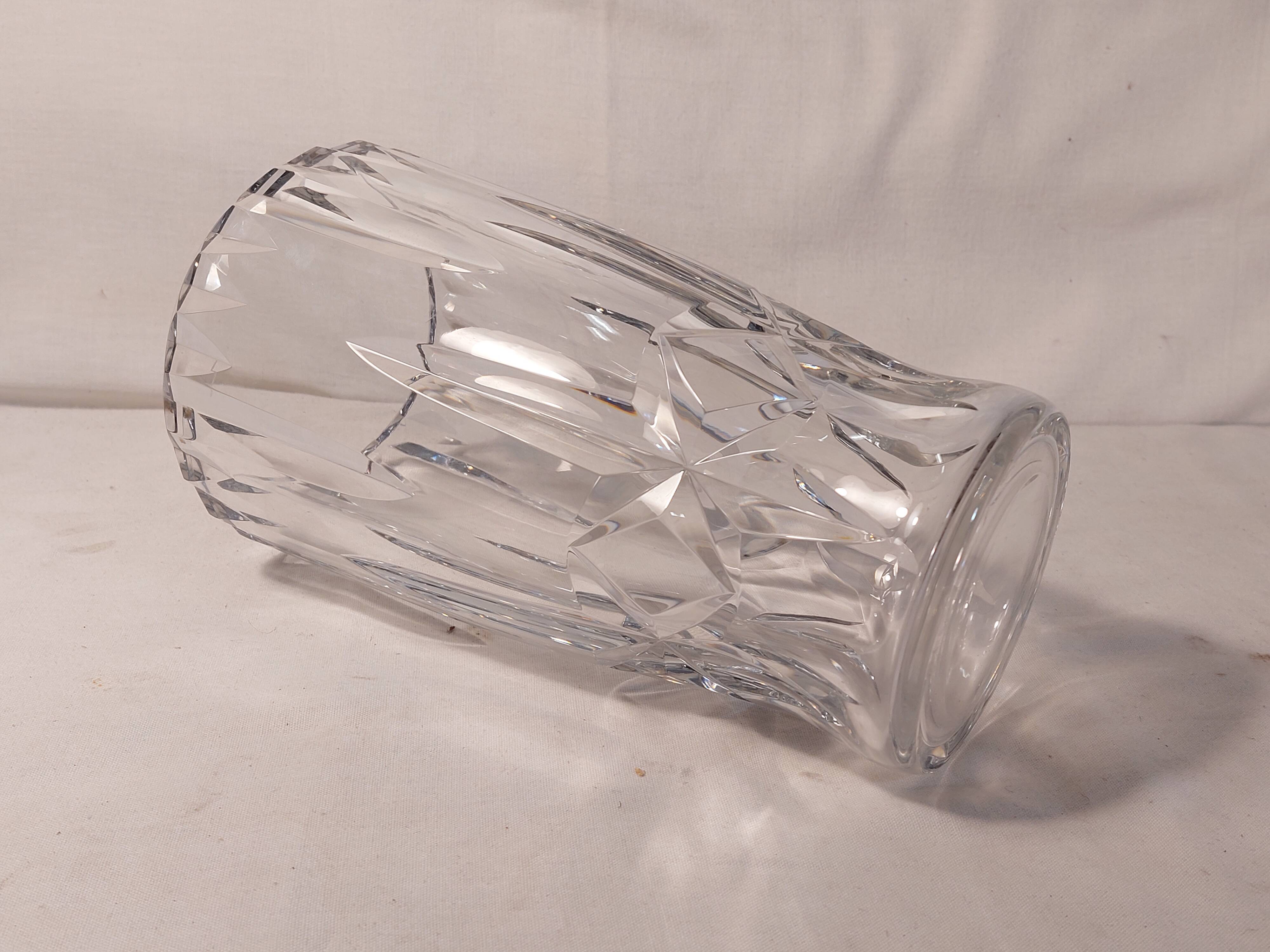 Baccarat crystal vase with chiseled motifs