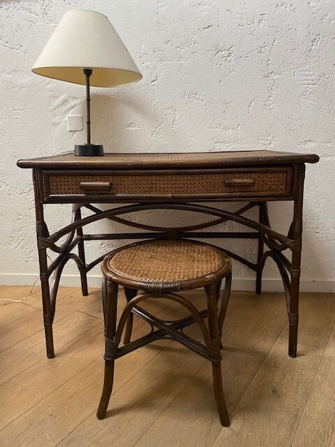 Vintage rattan and canning desk with its stool