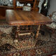 Table extensible Henri II en noyer massif