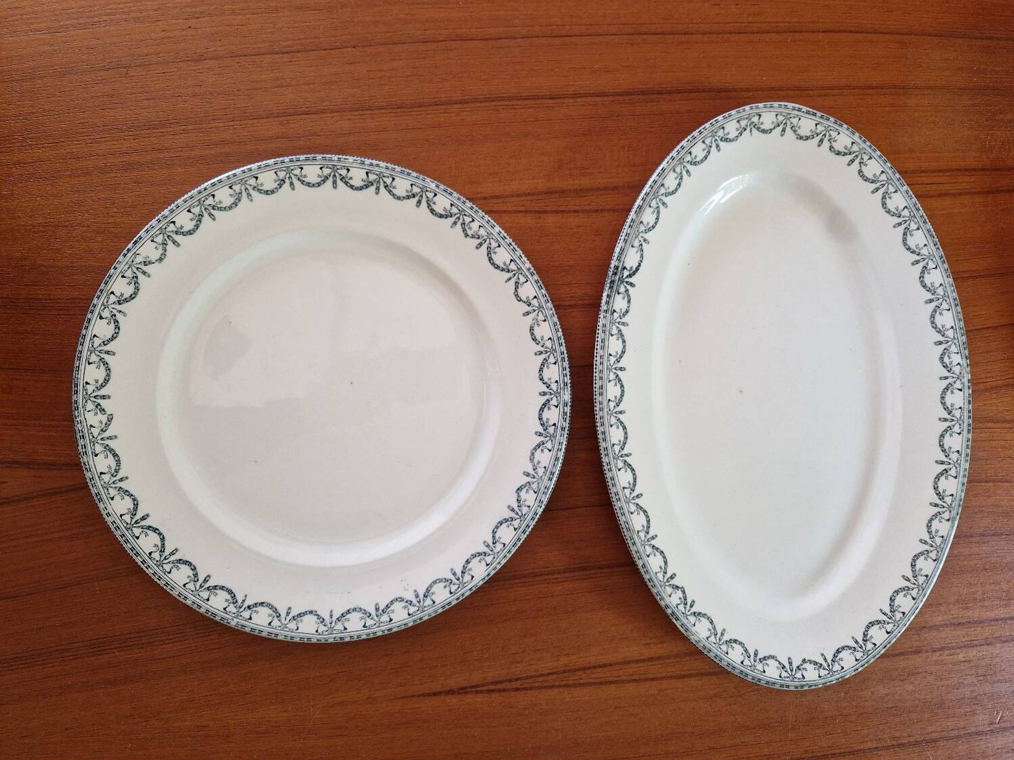 Lot De 2 Grands Plats Salins Modèle Guirlandes LXVI