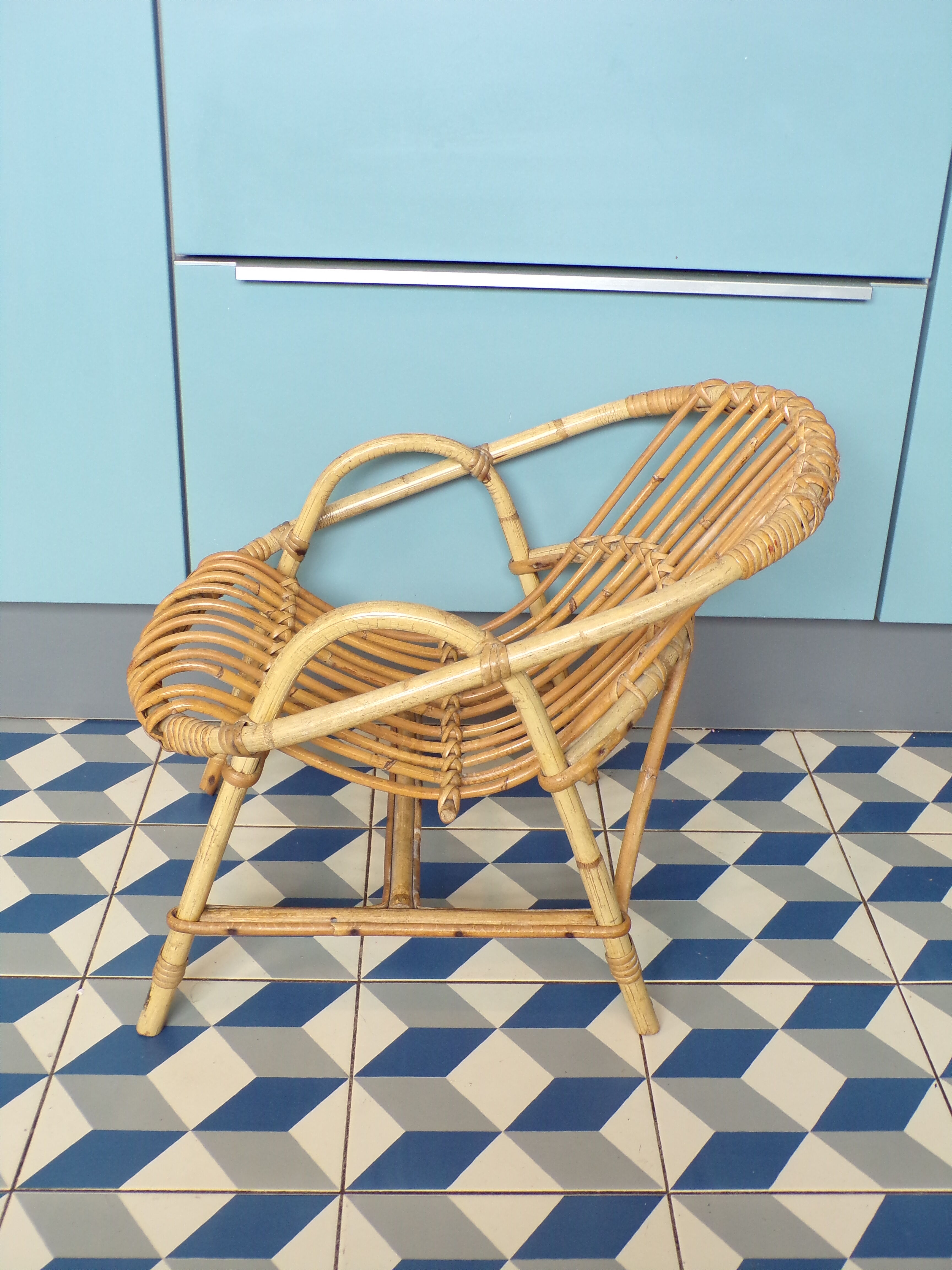 Rattan children's basket chair