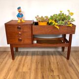 Scandinavian planter