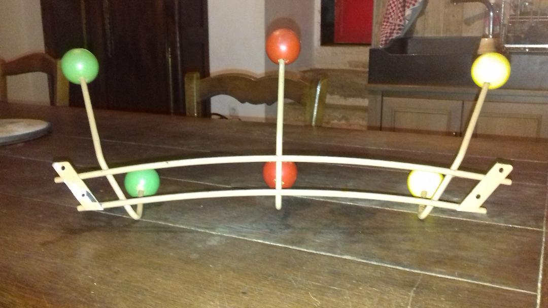 Ball coatrack