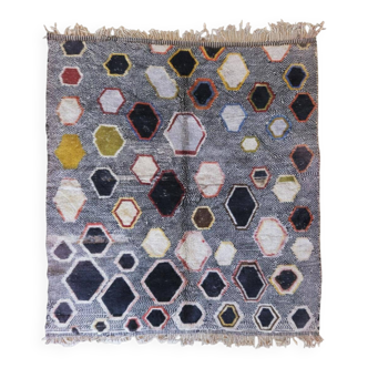 Luxurious Contemporary Mrirt Rug - 292 x 243 cm