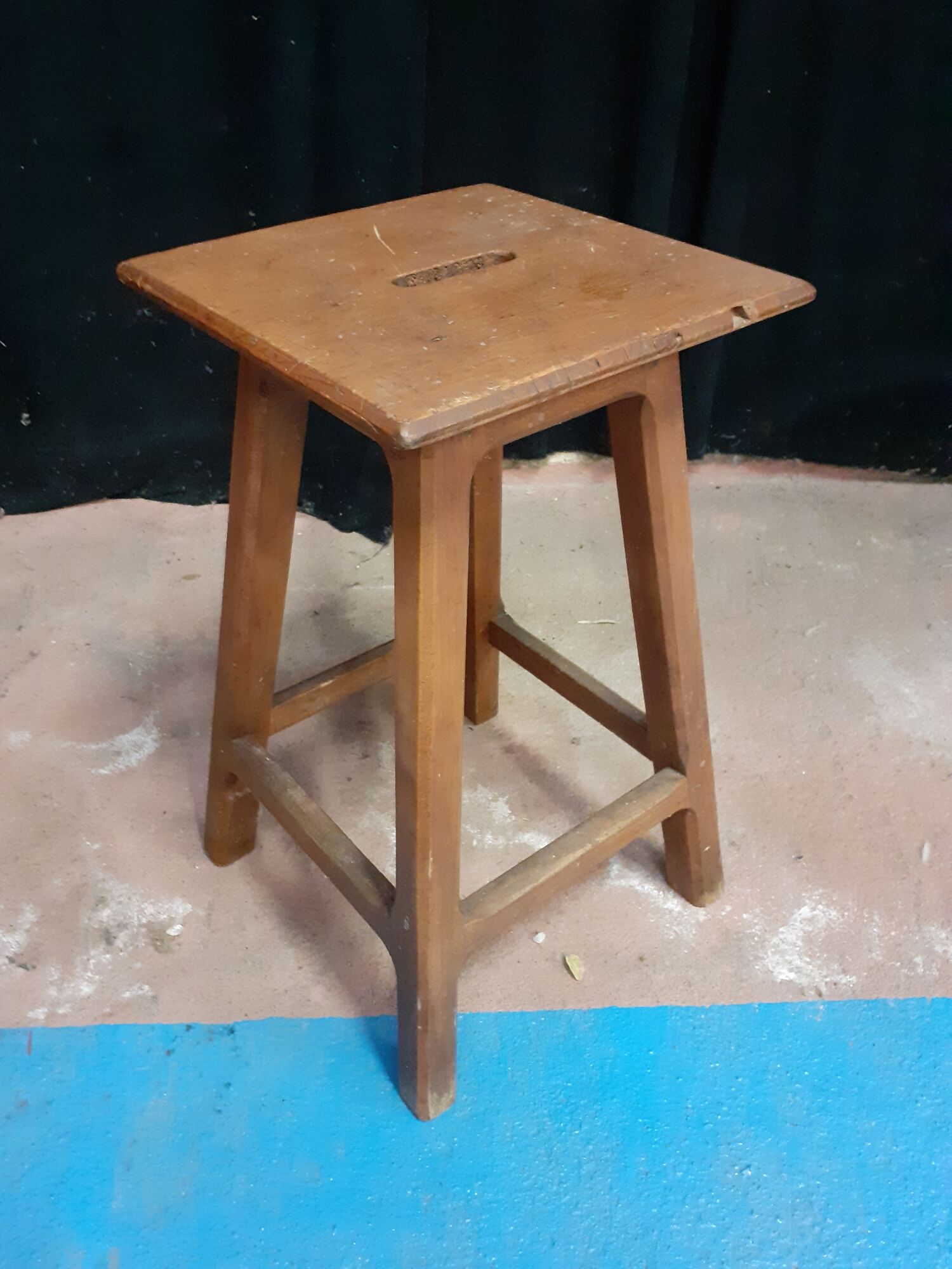 Workshop stool