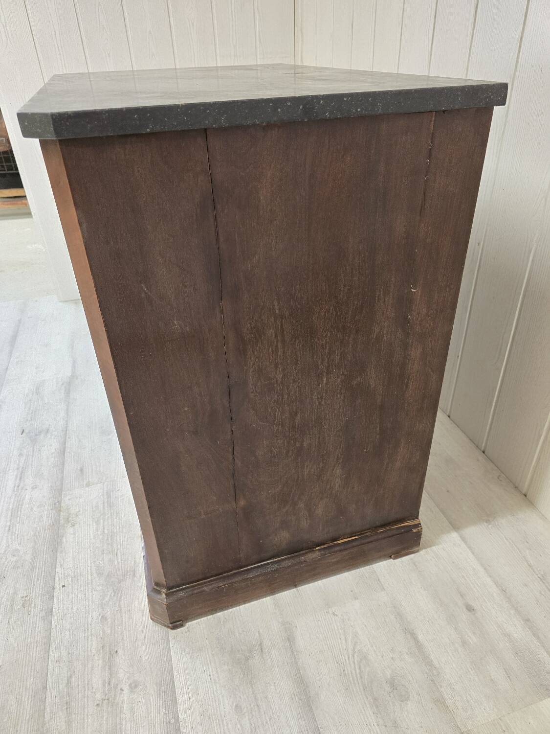 Commode ancienne en acajou flammé de style louis philippe