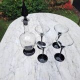 4 cocktail glasses and matching carafe