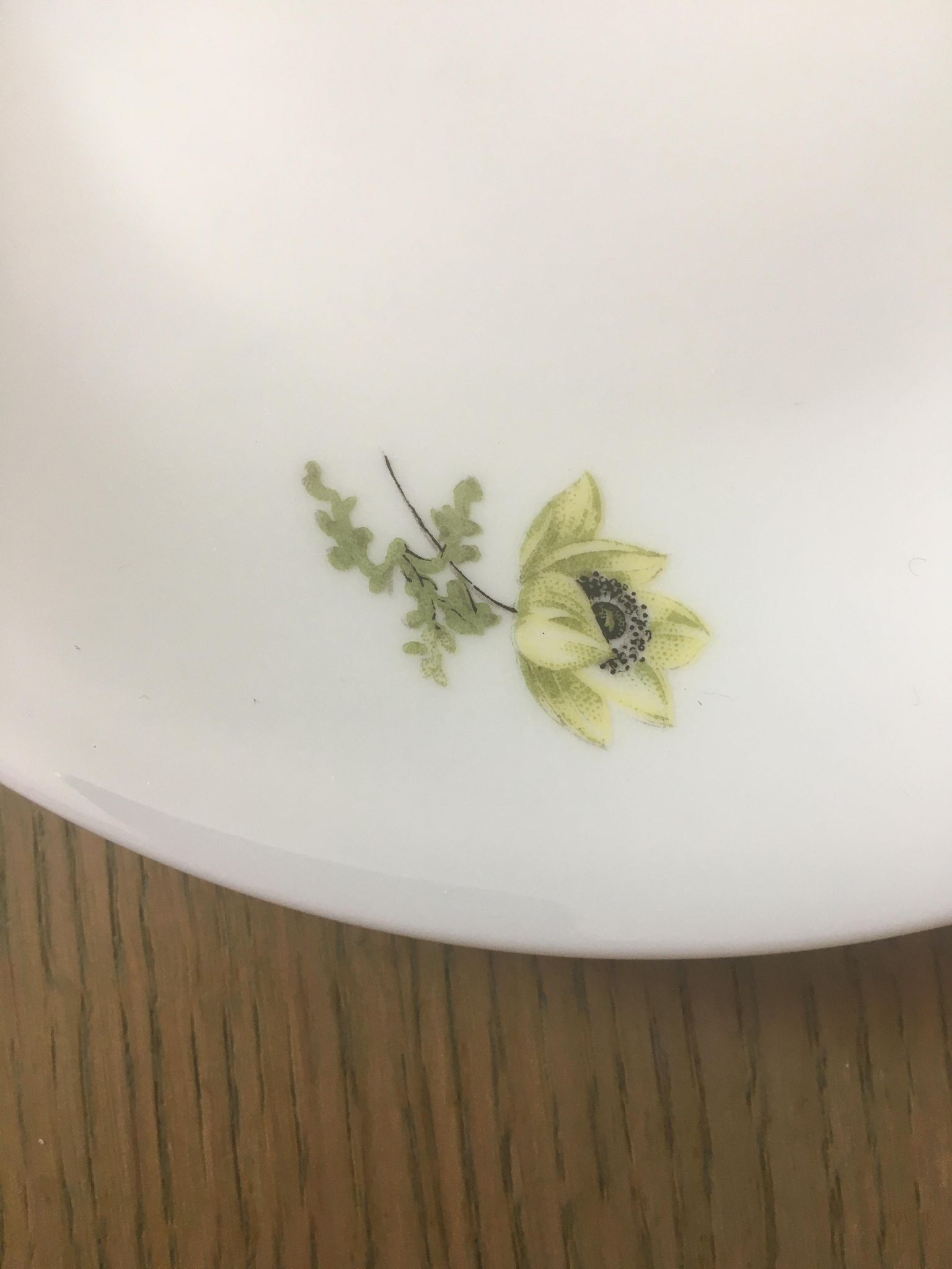 Assiettes à dessert vintage en porcelaine