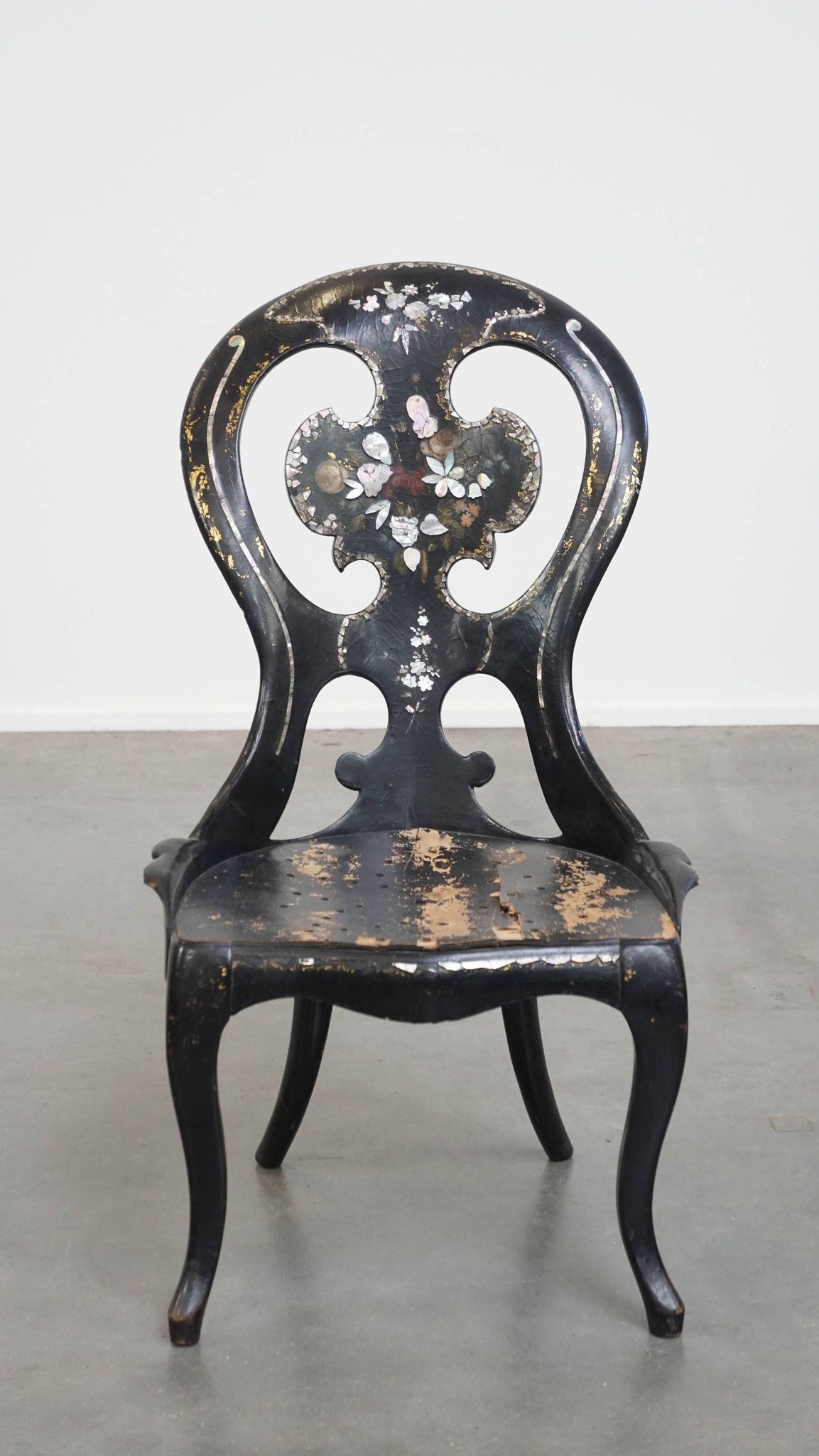19th-Century English Chinoiserie Mother of Pearl Decorative Chair