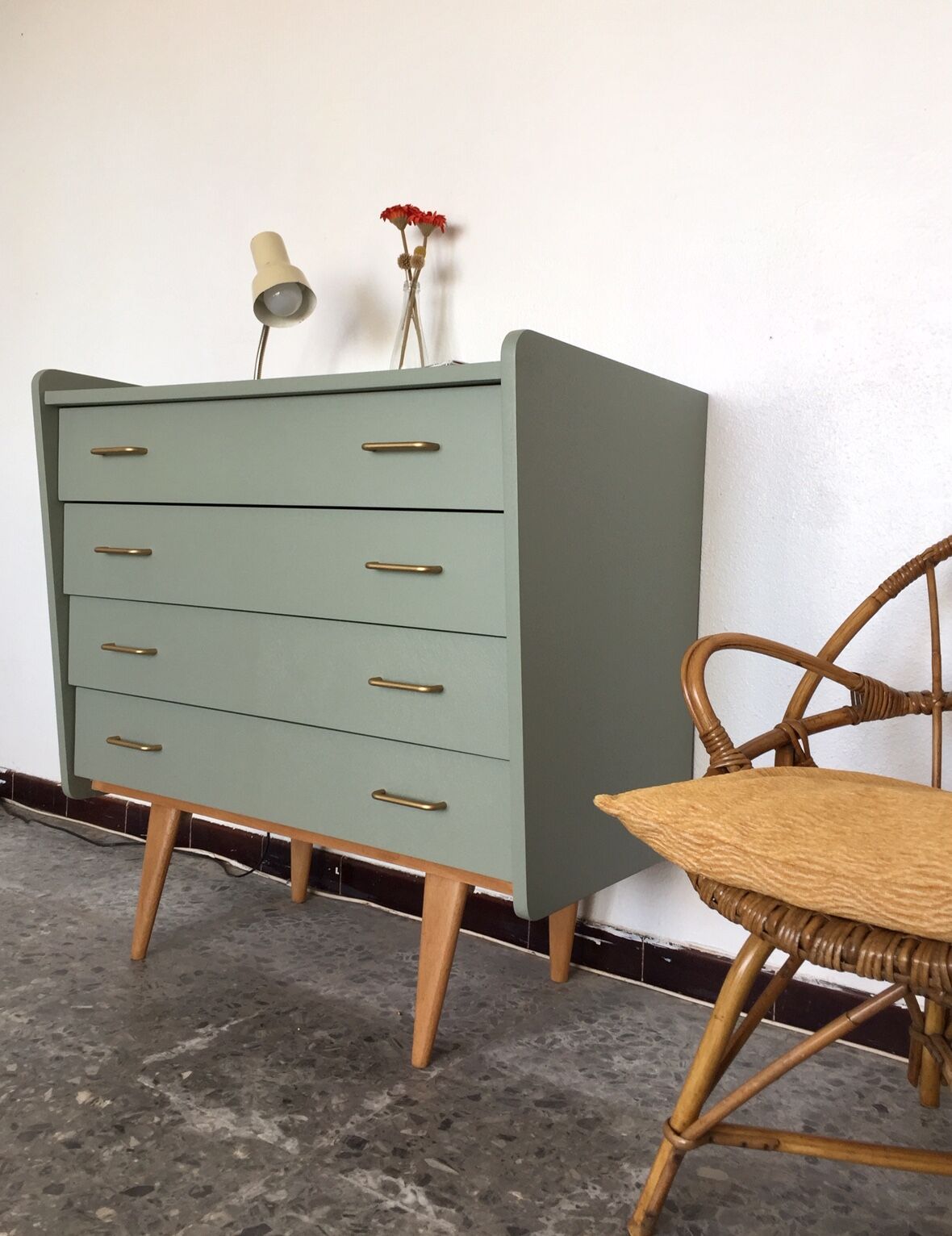 Vintage dresser compass feet