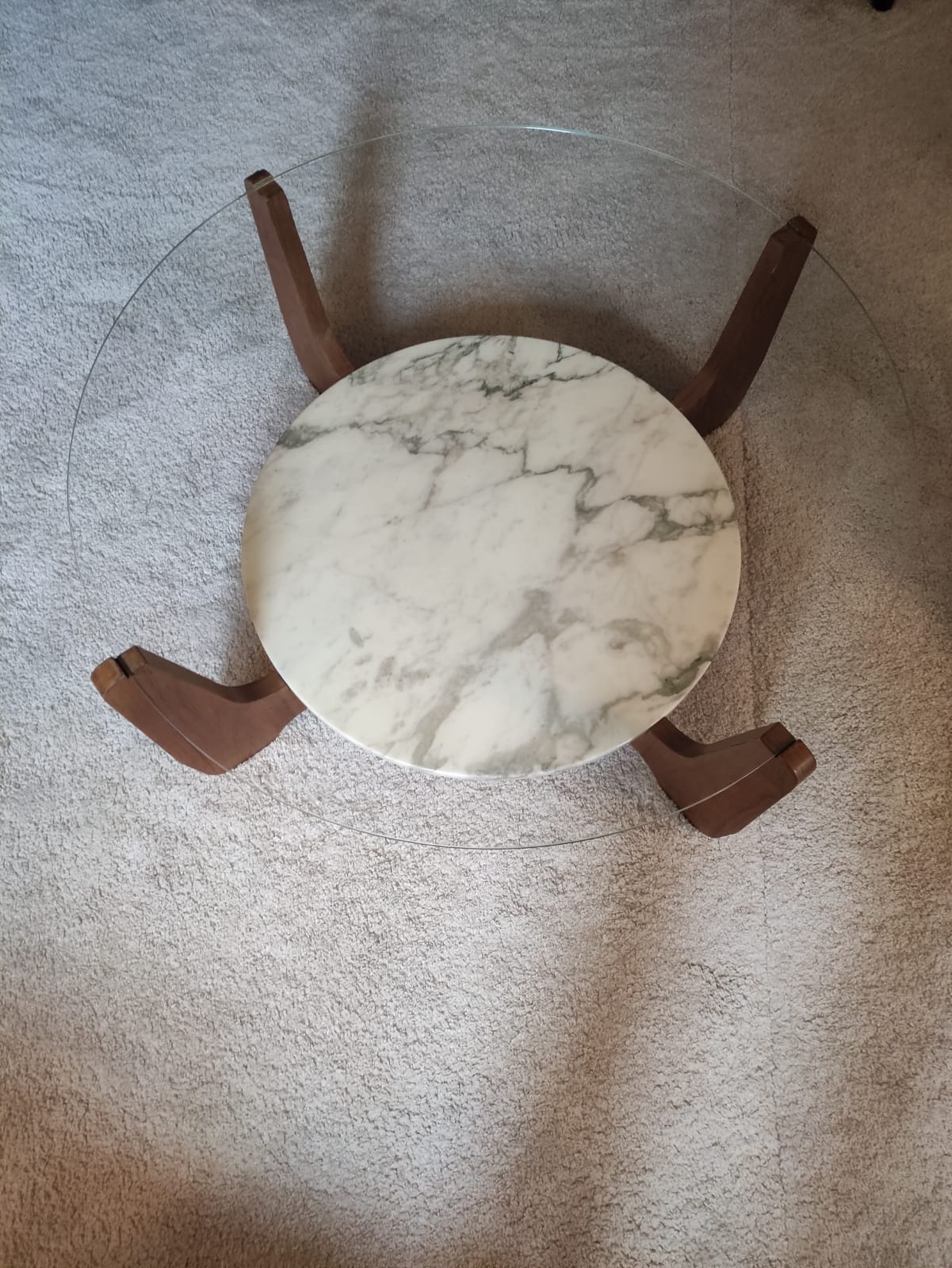 Table basse bois marbre et verre par Hugues Poignant