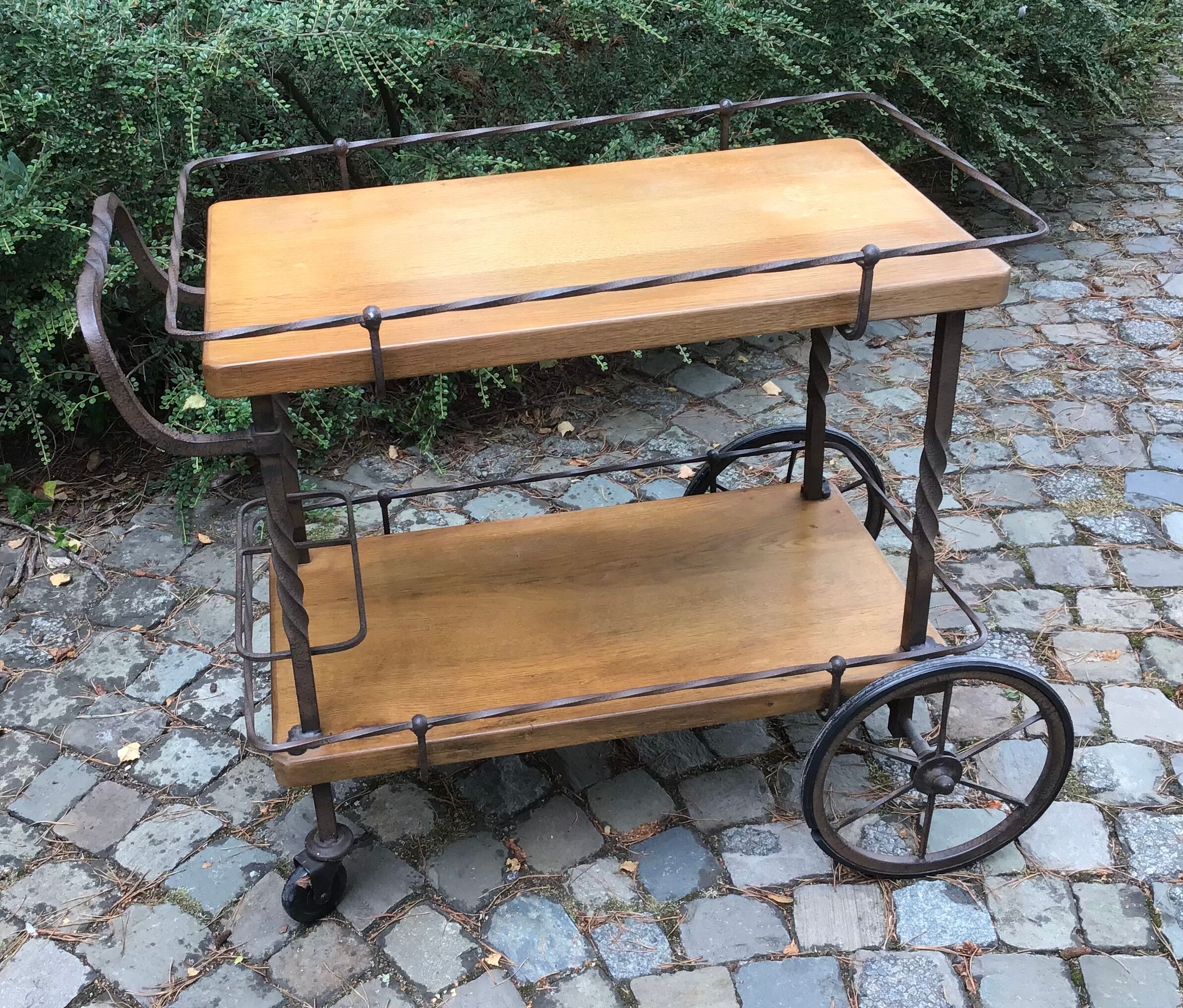 Rolling service in solid oak and wrought iron