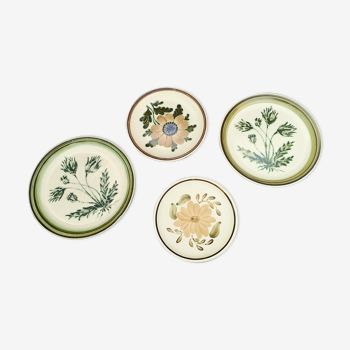 Lot de 4 assiettes dépareillées décor végétal herbiers