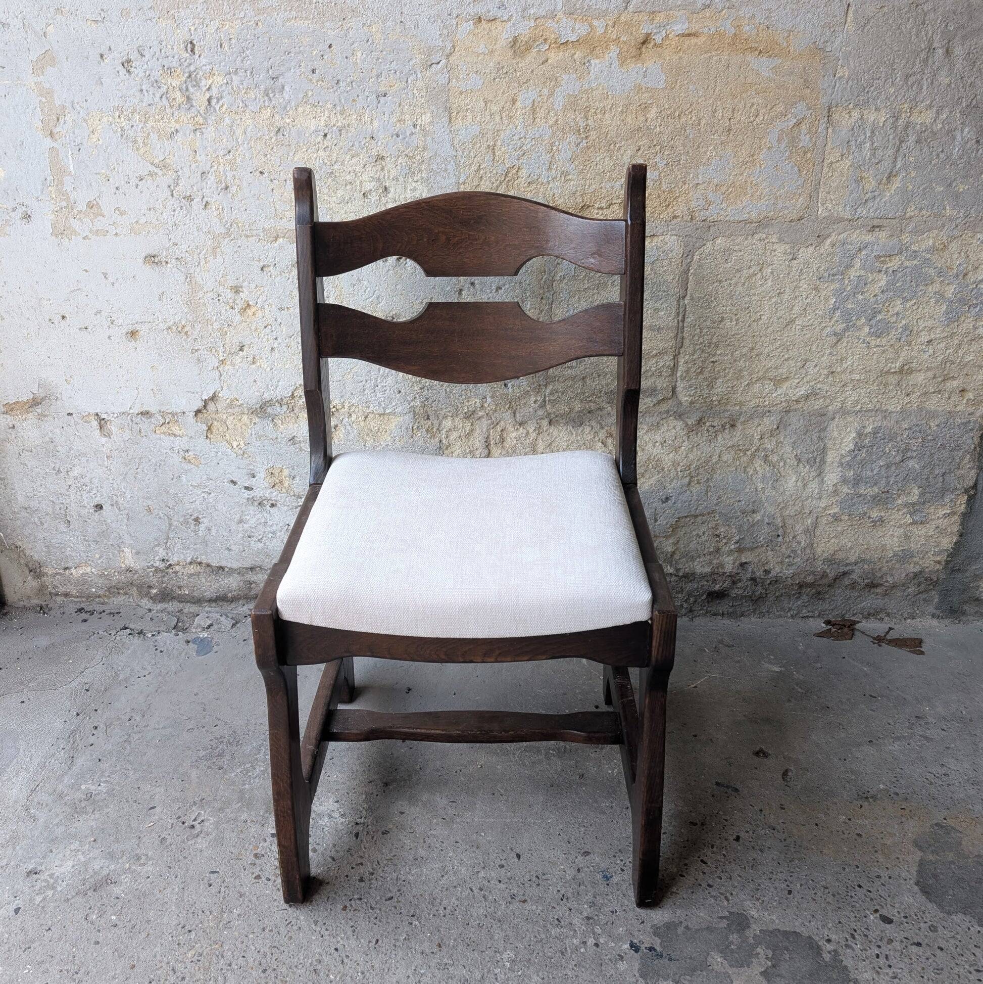 Set of 6 chairs with a design inspired by Guillerme and Chambron