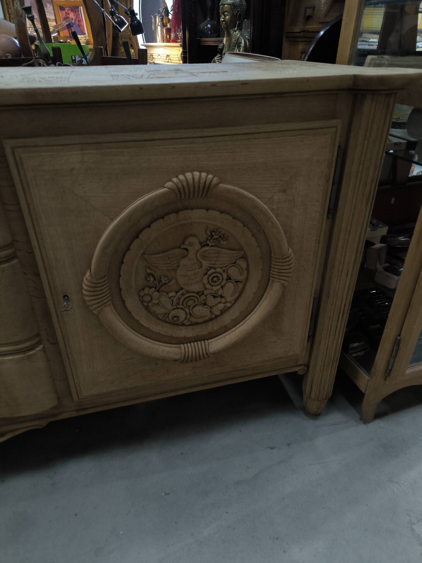 Large buffet in the Arts Décoratifs style, made of natural solid oak.