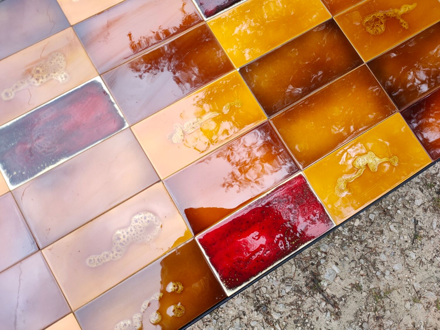 Coffee table in ceramic