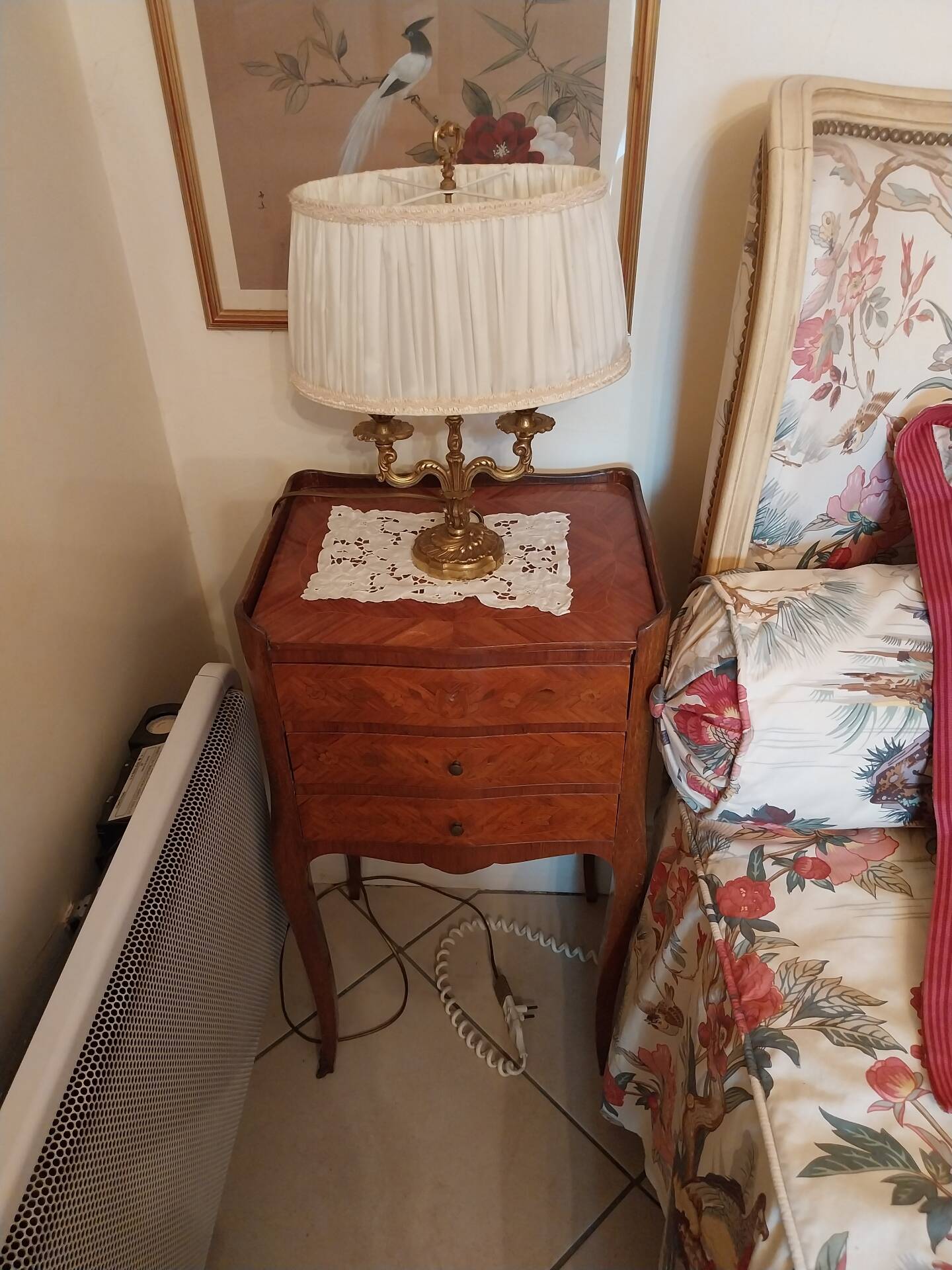 Set of 2 Louis XV style bedside tables.