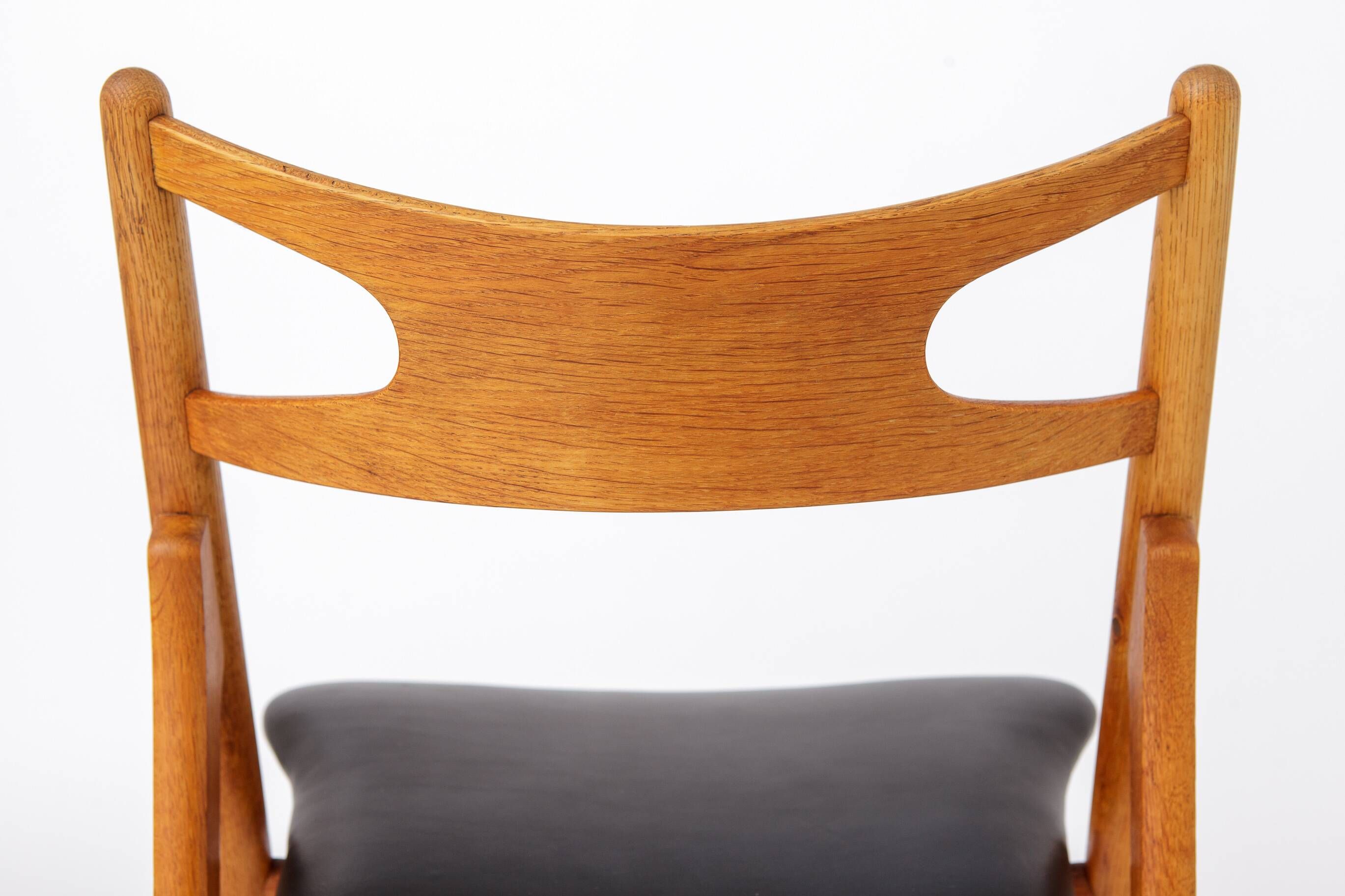 CH29 Sawbuck Chair by Hans J. Wegner for Carl Hansen & Søn | Danish Oak |