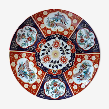 Circular dish in North African porcelain with sinicizing decoration