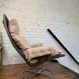 Bruno Matthson armchair for Dux from the 70s.