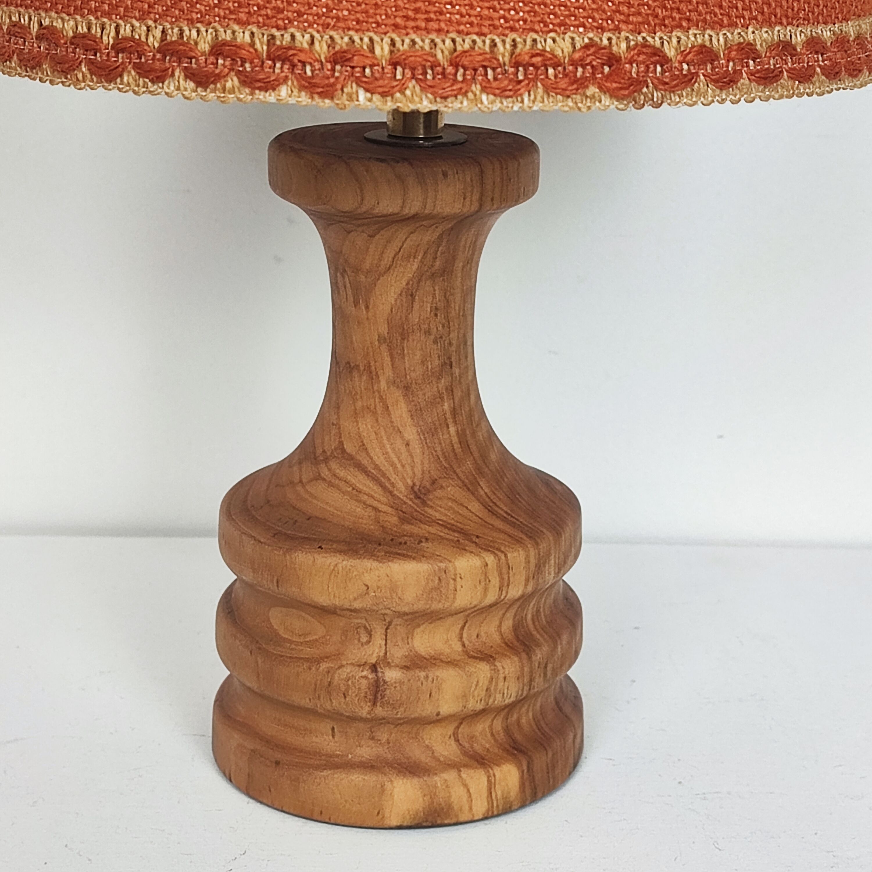 Lampe pied en bois
