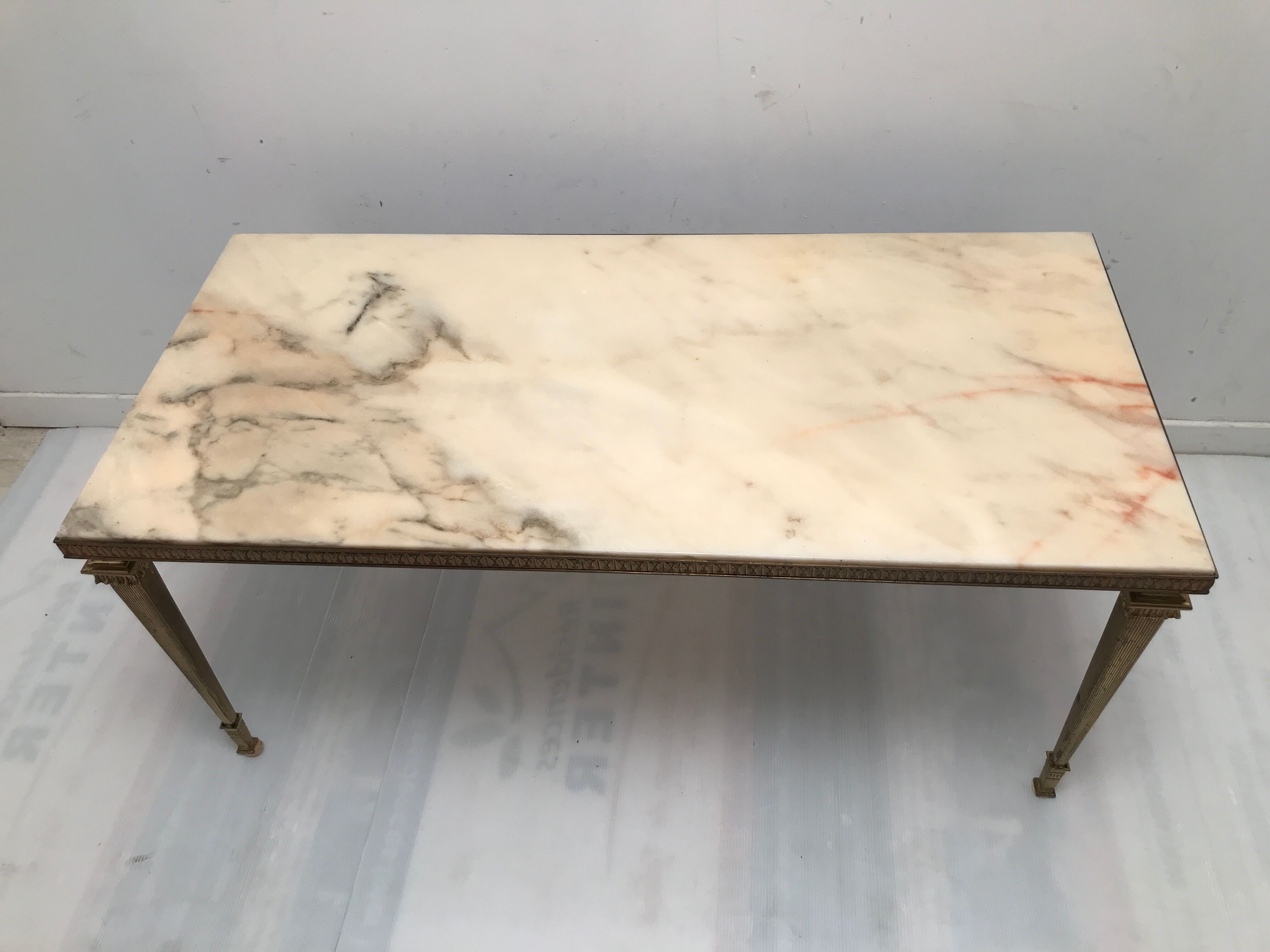 Coffee table in onyx marble 50s-60s